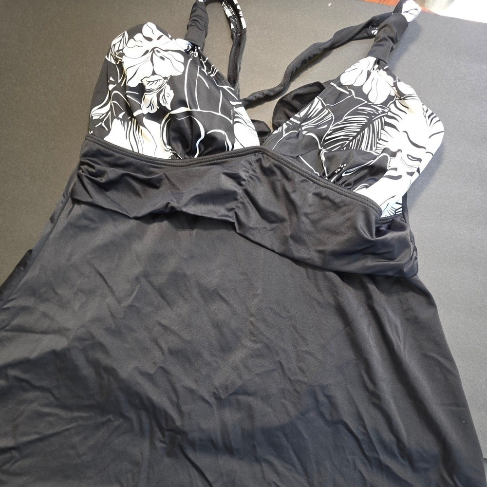 Islander Swim dress Womens Size 18 Black White‎ Tropical Floral Racerback